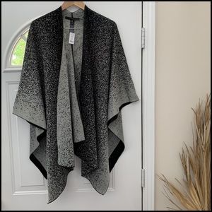 🌺White House Black Market Ombré Ruana Wrap🌺